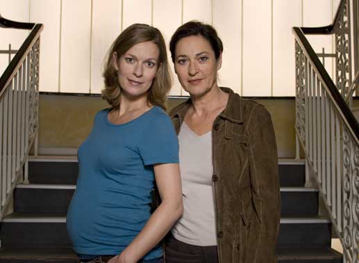 Zwei starke Frauen: die Kommissarinnen Clara Hertz (Lisa Martinek, l.) und Marion Ahrens (Charlotte Schwab,r.). Bild: Sender