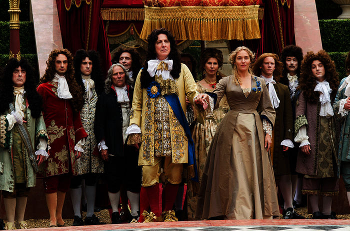 „Sonnenkönig“ Ludwig XIV. (Alan Rickman) findet Gefallen an der Gärtnerin Sabine (Kate Winslet). Bild: Sender / ARD Degeto