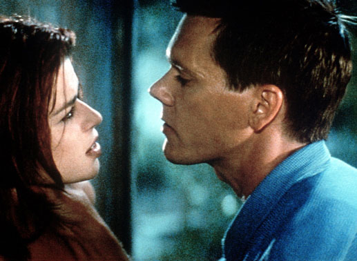 Neve Campbell und Kevin Bacon. Bild: Sender