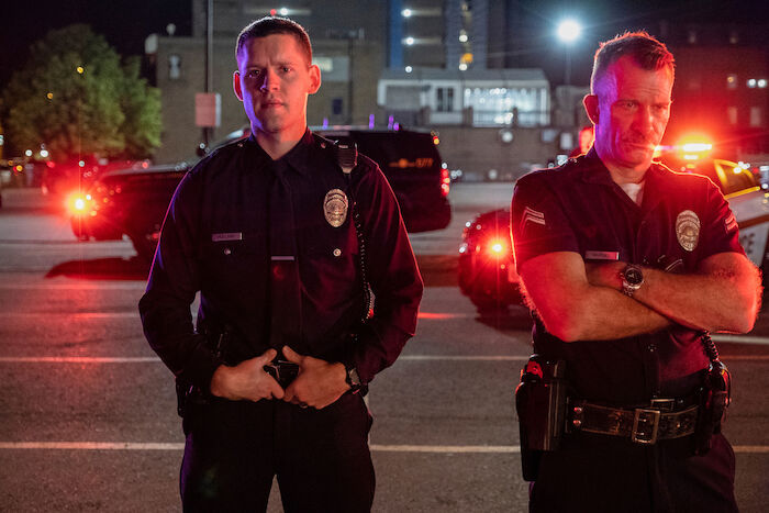 Im Netz der Gewalt: Der erfahrene LAPD-Officer Ray Mandel (Thomas Jane, rechts) und Neuling Nick Holland (Luke Kleintank) sind gemeinsam auf Streife in Los Angeles. Bild: Sender / ZDF / BR, Capelight Pictures, Phil Caruso,