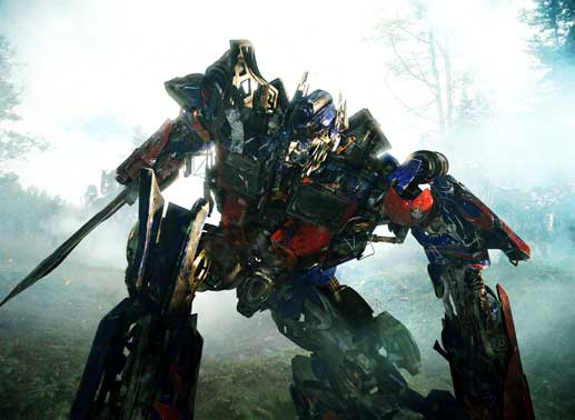 Unglücklicherweise gelingt es Megatron und den Deceptions, Optimus Prime (Bild) tödliche Verletzungen zuzufügen. Da kommt Jetfire eine wahrhaft menschliche Idee. Bild: Sender