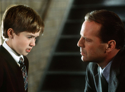 Kann Psychiater Malocom Crowe (Bruce Willis) Cole (Haley Joel Osment) helfen? Bild: Sender