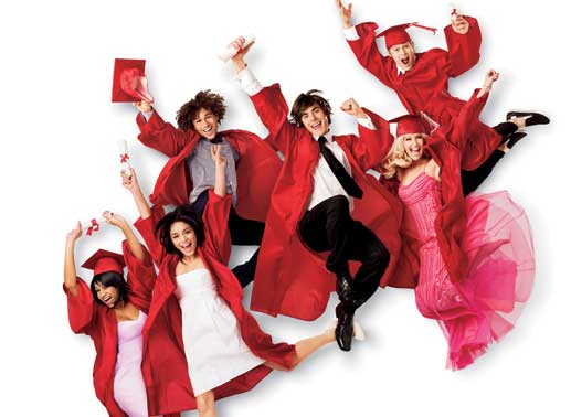 Die Clique (v.l.n.r.) Taylor (Monique Coleman), Gabriella (Vanessa Anne Hudgens), Chad (Corbin Bleu), Troy (Zac Efron), Ryan (Lucas Grabeel) und Sharpay (Ashley Tisdale) steht kurz vor ihrem Highschool-Abschluss. Aber bevor dieser kräftig gefeiert werden kann, muss noch vieles entschieden werden ... Bild: Sender/Disney